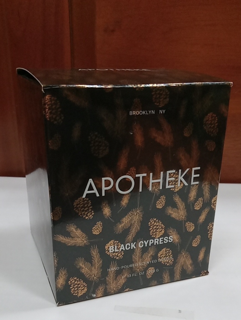 NIB APOTHEKE Black Cypress Ceramic Candle Large 13 oz Holiday White Cabin